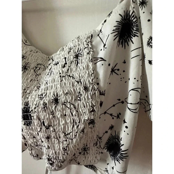 Forever21 Women’s size Small stars blouse - Picture 7 of 7